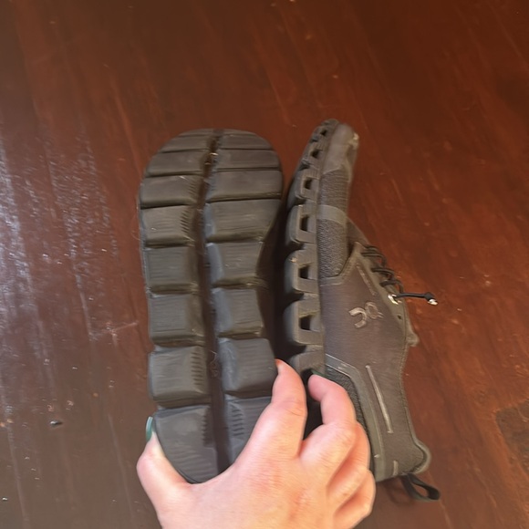 Black On Running Shoes - Picture 3 of 3